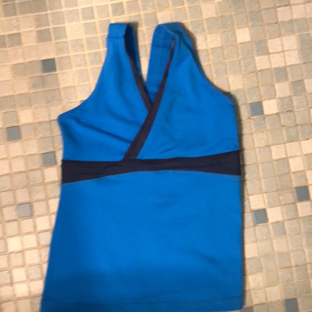 Lululemon size 2 top